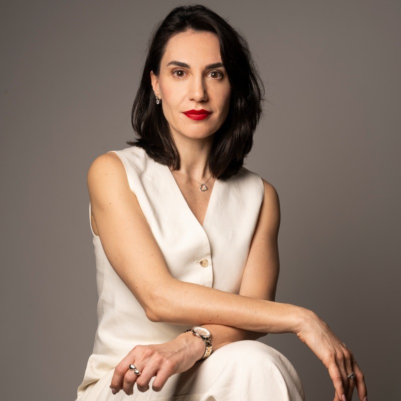 Vanesa Robles Senior Innovation & Digital Executive I CMO/CCO at ISDI / Crosser - CRO.CAFE podcast guest